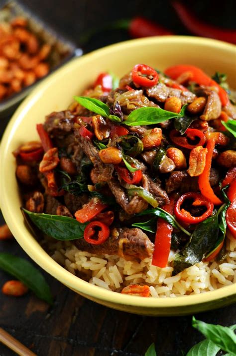 30 Minute Thai Beef Stir Fry with Sriracha Roasted Peanuts - Host The Toast