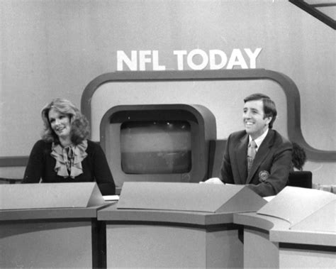 NFL: Phyllis George, NFL broadcasting pioneer, dies at 70