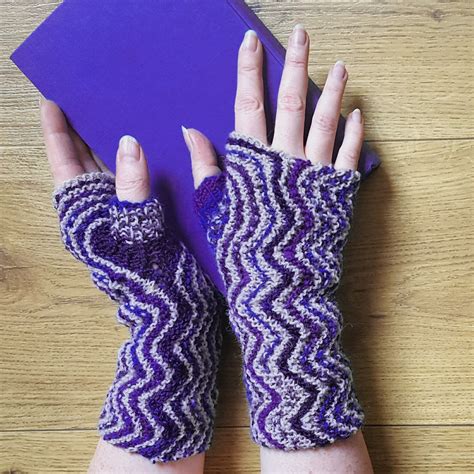 Knitting and so on: Helgoland Mitts in Danish - Helgoland Vanter