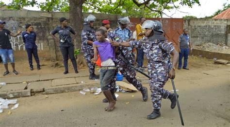 Sierra Leone Police Arrests, Arraigns 16 Armed Robbers in Freetown