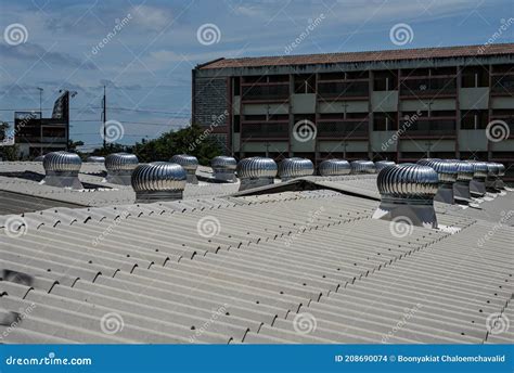 Natural Roof Ventilator on Roof Roof Ventilation System for Heat ...