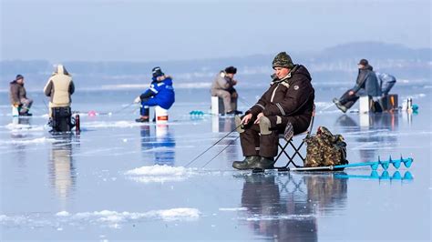 Ice Fishing Techniques and Gear - MaPuPa