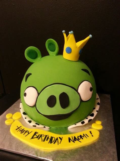 King Pig - angry birds cake | Angry birds cake, Bird cakes, Bird birthday parties