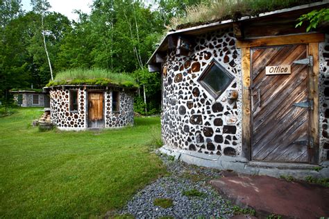 Cordwood Masonry Gains New Fans - The New York Times