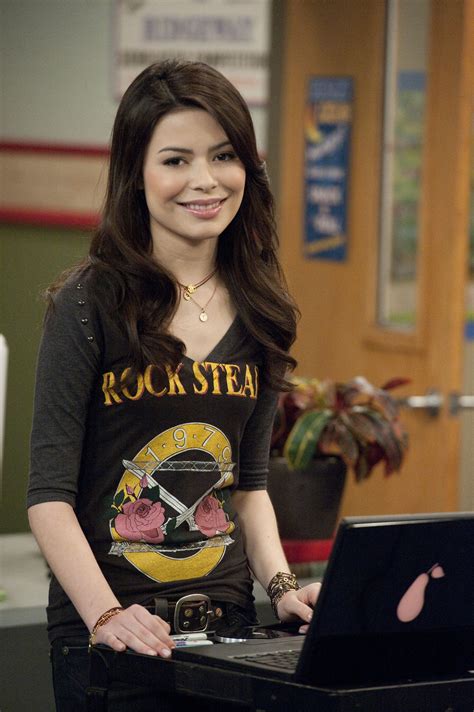 Pin de Fernanda Lampert em Icarly em 2020 | Icarly, Cantores, Beleza de mulher