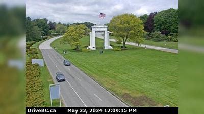 See Blaine › North: Hwy 99 at Peace Arch border crossing, looking north Live Webcam & Weather ...