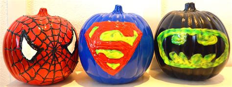 Crafty Mom of 3: Superhero Pumpkins!