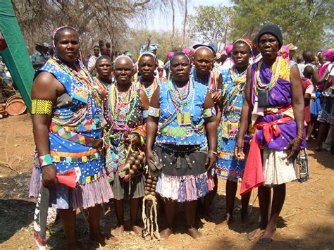 shangaan publications - Google Search | African clothing, Traditional dresses, Dress outfits