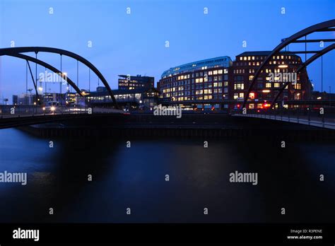 hamburg at night Stock Photo - Alamy