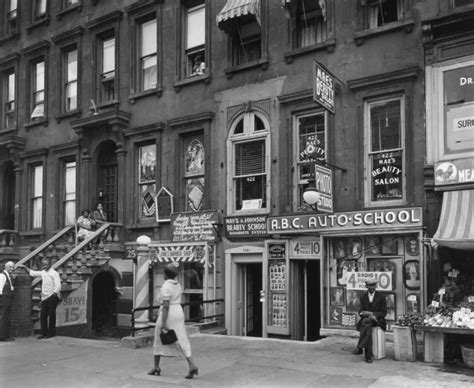 32 Stunning Black and White Photographs That Capture Street Scenes of New York City in the 1930s ...