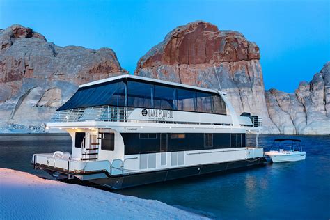 Wanderer Houseboat | Available for rent at Lake Powell in AZ & UT | LakePowell.com