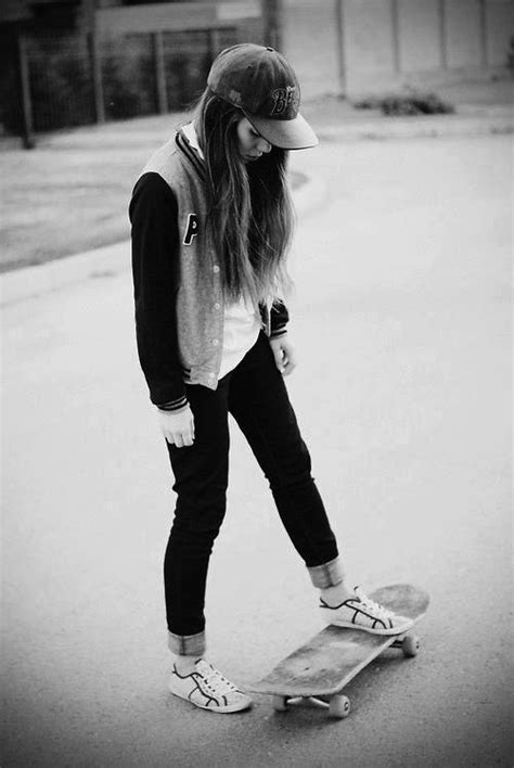 Pin by FIRST BASE on THE SEARCH | Hipster outfits, Skater outfits, Skater girl looks