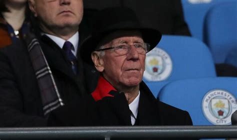 Sir Bobby Charlton health: Football legend's 'difficult' battle with ...