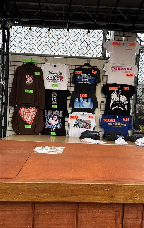 The Games We Play & The Regrettes merch stand @ Yungblud - The Stony Pony : r/yungblud