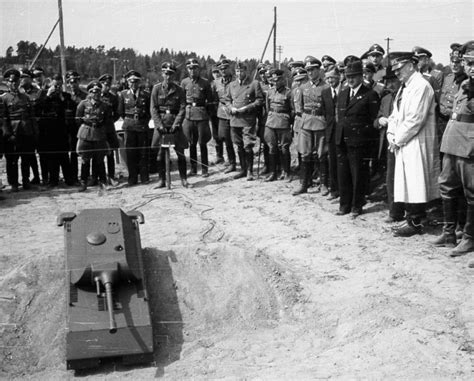 Demonstration of the Maus tank model to Hitler, "Wolf's Lair ...