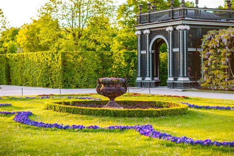 Schonbrunn Gardens in Vienna Editorial Stock Image - Image of garden ...