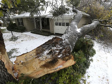 Ice storm freezes Texas, South - CBS News