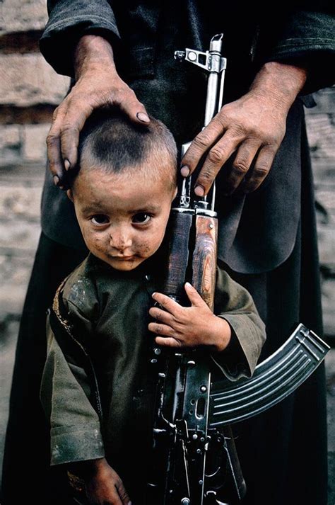 Children of War - Kabul, Afghanistan by Steve McCurry : r/1000words