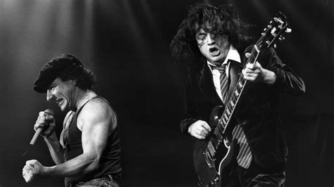 Brian Johnson explains bowing out of AC/DC tour | CNN