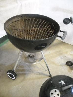 www.redstarauctions.com: WEBER CHARCOAL GRILL