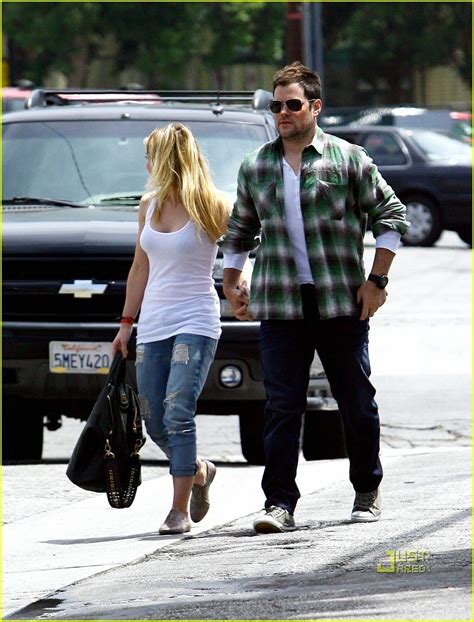 Hilary Duff & Mike Comrie - Hilary Duff & Mike Comrie Photo (22854199 ...