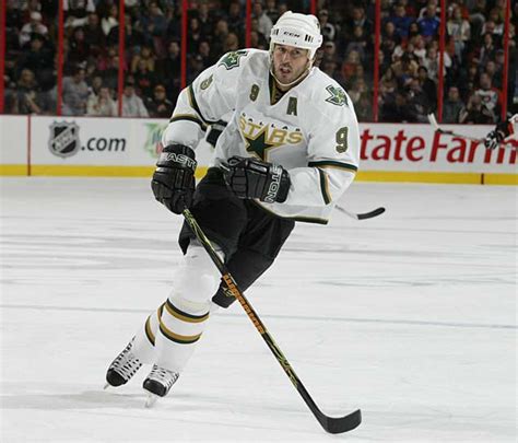 Mike Modano signs with Dallas Stars, retires | EndScore