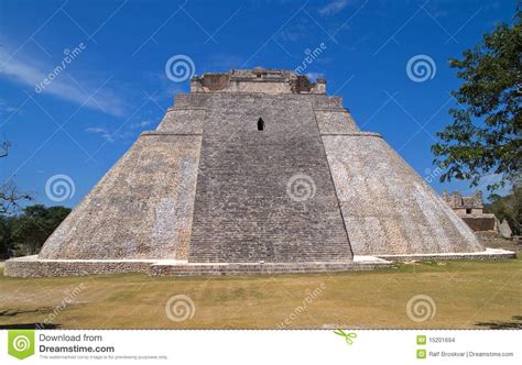 Pyramid of the Magician, Uxmal Stock Photo - Image of pyramid, mayan: 15201694