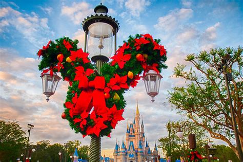 Christmas Mickey Lamp Post Disney 2018 | Walt Disney World M… | Flickr