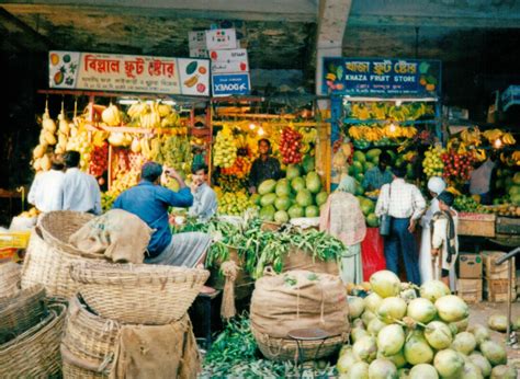 SnappingStiles: Bangladesh; fresh produce market in Dhaka