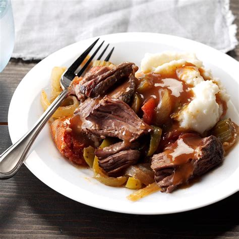 Slow-Cooker Chuck Roast Recipe: How to Make It