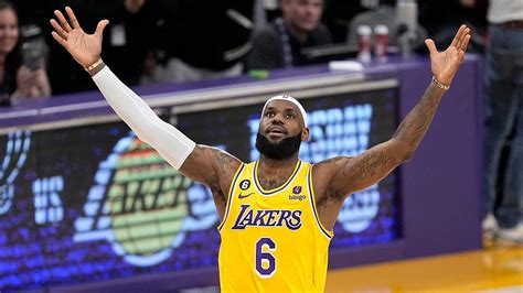 LeBron James, Kareem Abdul-Jabbar'ın NBA'de Tüm Zamanların En Golcü ...