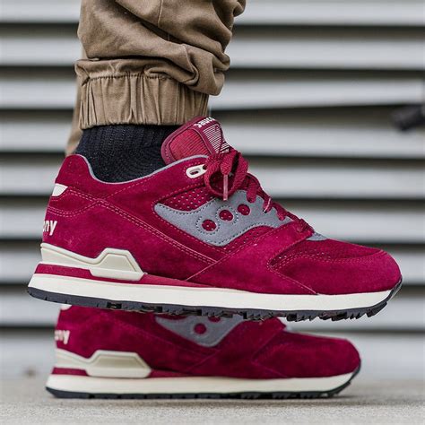 Saucony Courageous: Burgundy Mens Sport Sneakers, Running Sneakers ...