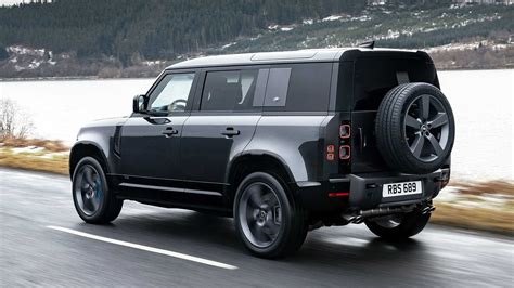 2022 Land Rover Defender V8 Debuts With 518 HP (386 kW)