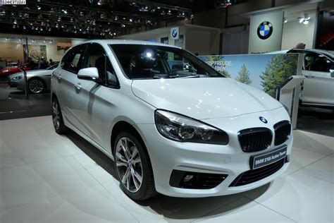 BMW 218i Active Tourer in Alpine White - Photo Gallery