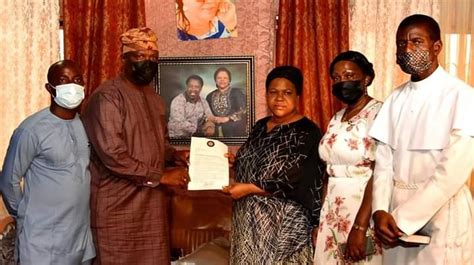 Prophet Tb Joshua Family Picture - bmp-all