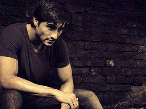 Harshad Chopda Was Dropped From Qubool Hai Because Of His Ex-Additi ...