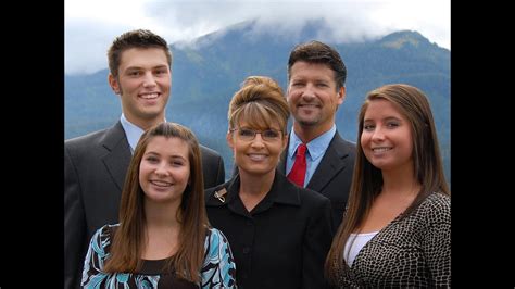 The Sarah Palin Family Brawl - YouTube