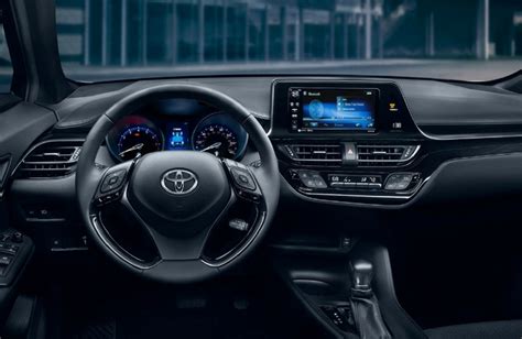 2018-Toyota-C-HR-steering-wheel-and-dashboard_o - Lexington Toyota