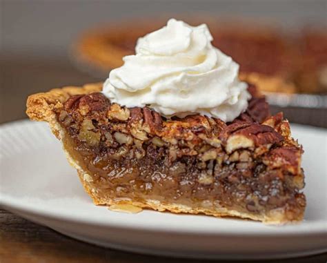 Pecan Pie | FaveSouthernRecipes.com