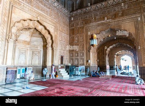 Blue mosque interior mihrab hi-res stock photography and images - Alamy