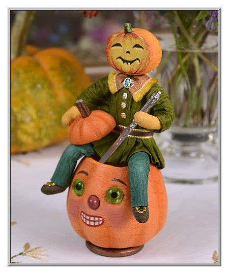 Halloween Shop: Cotton Ornament Mr Pumpkin Carves a Jack O' Lantern - D. Blumchen