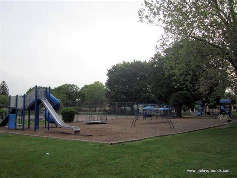 Clifton Main Memorial Park, Clifton NJ - Your complete guide to NJ Playgrounds