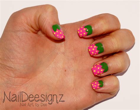 NailDeesignz: Strawberry Nail Art