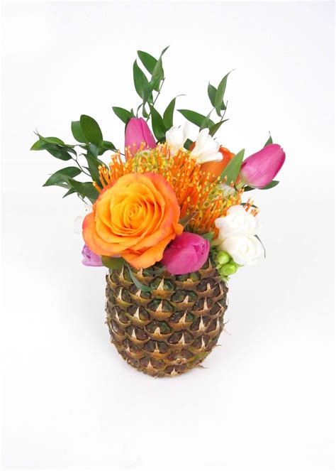 DIY Pineapple Centerpiece - Blooms By The Box