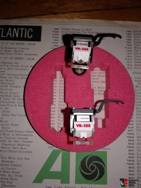 Rare Pair Vestax VR-5 DJ Cartridges w/stylus & Headshells for Technics ...