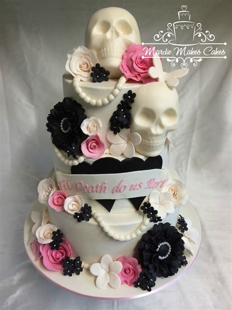 Skulls Wedding Cake — Round Wedding Cakes | Pasteles de boda redondos, Pasteles de boda de ...