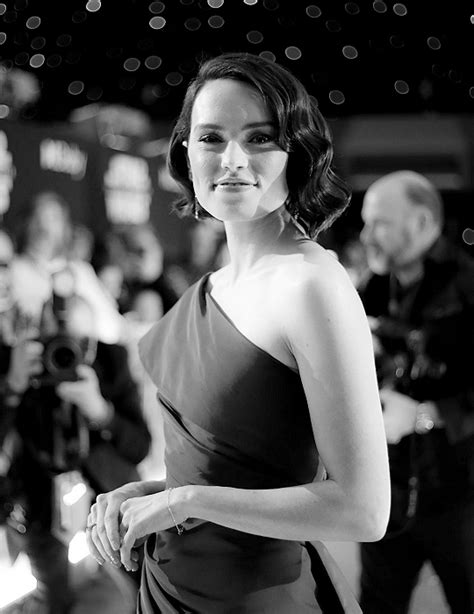 Beautiful Black & White : DaisyRidley