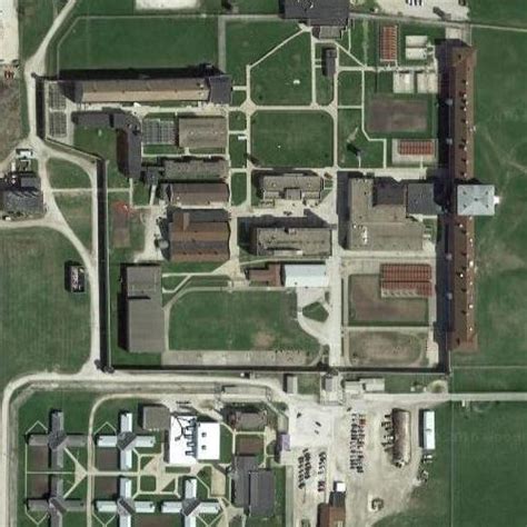 Pontiac Correctional Center in Pontiac, IL (Google Maps)