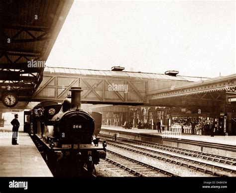 Sheffield Midland Railway Station early 1900s Stock Photo - Alamy