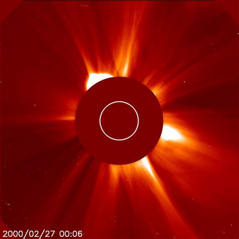 Studying the Sun's atmosphere with the total solar eclipse of 2017